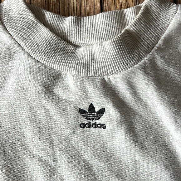 Adidas Gray Crop Sleeve Sweatshirt with Black Logo on Upper Back CS - Picture 4 of 9